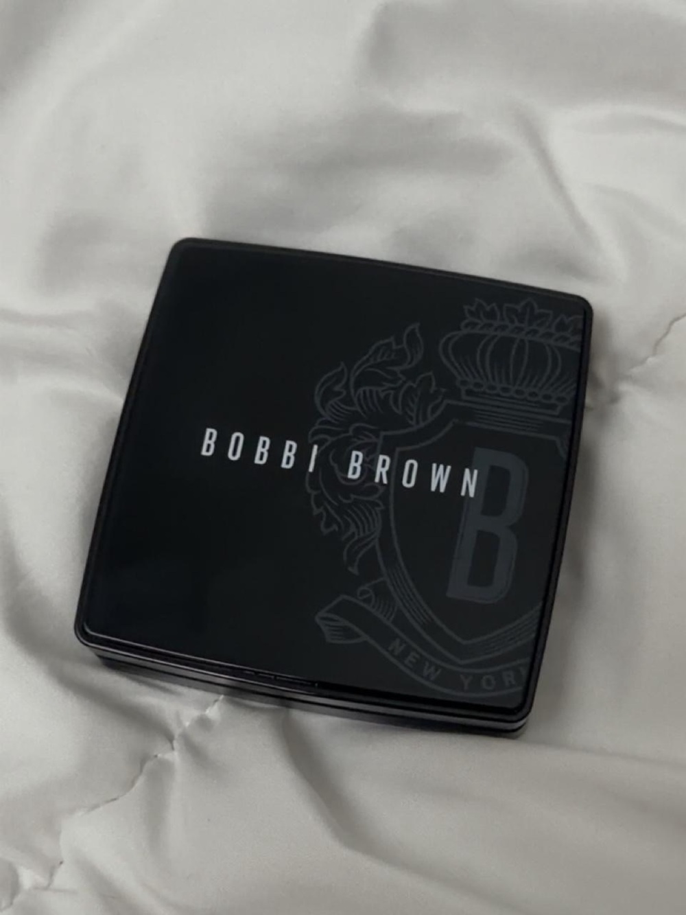 Bobbi Brown Sheer Finish Pressed Powder in Warm Chestnut